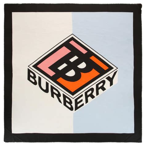 carré soie burberry|L'écharpe Burberry .